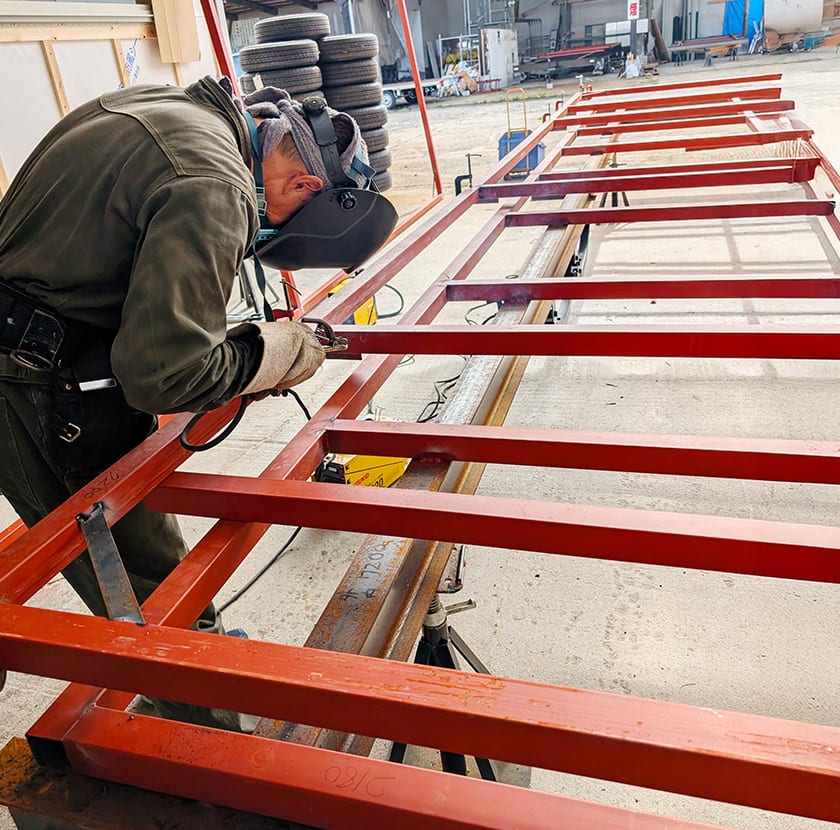 シャーシ(車台)